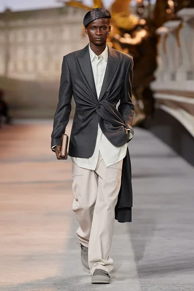 Look 13